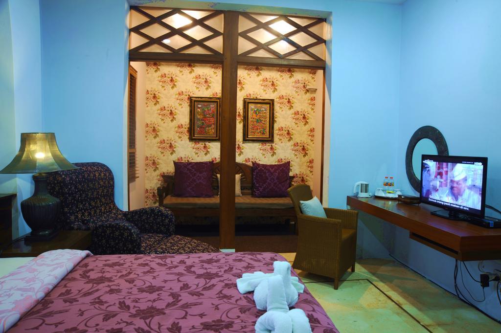 Tegal Panggung Guest House Yogyakarta Exterior photo